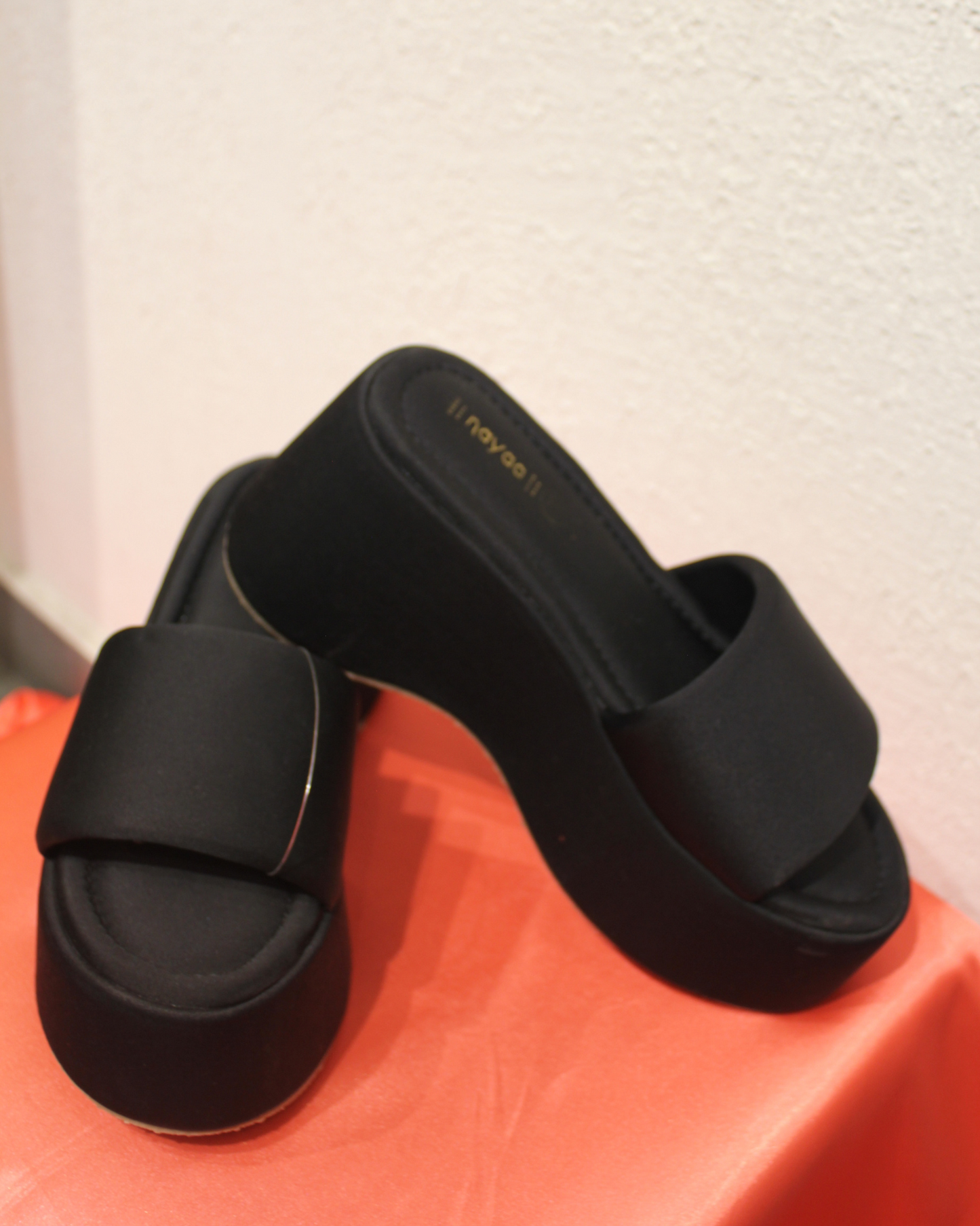 Mode and Stylish Platform