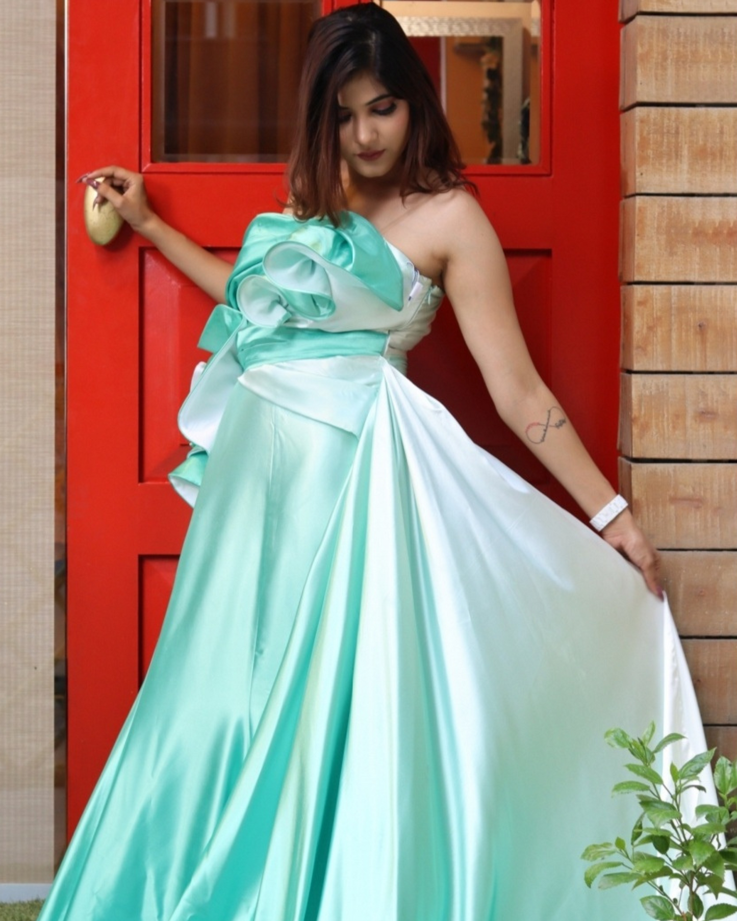 One Piece Omre Dress Embellished with Flower and Tail