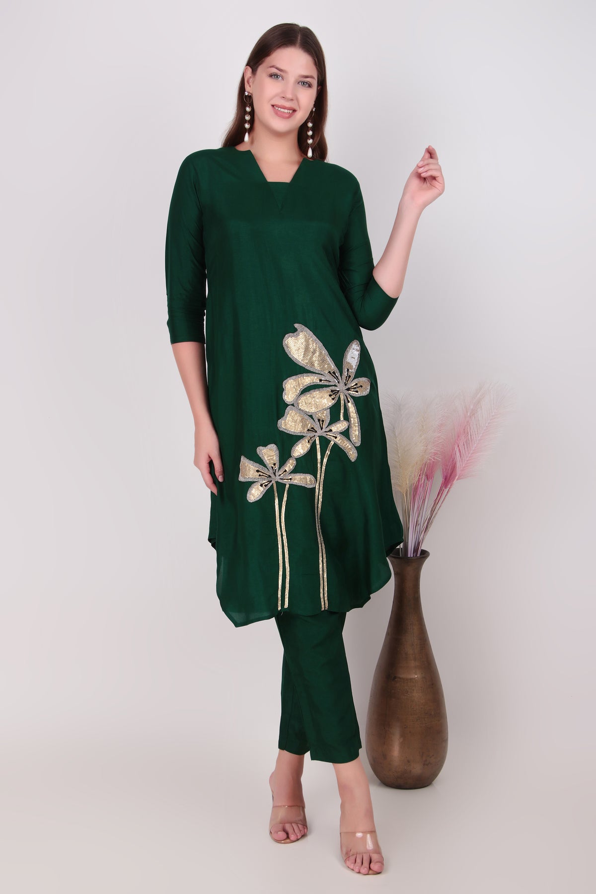 Emerald Green Cotton-Silk Sequined Floral Applique Kurta Set with Pants