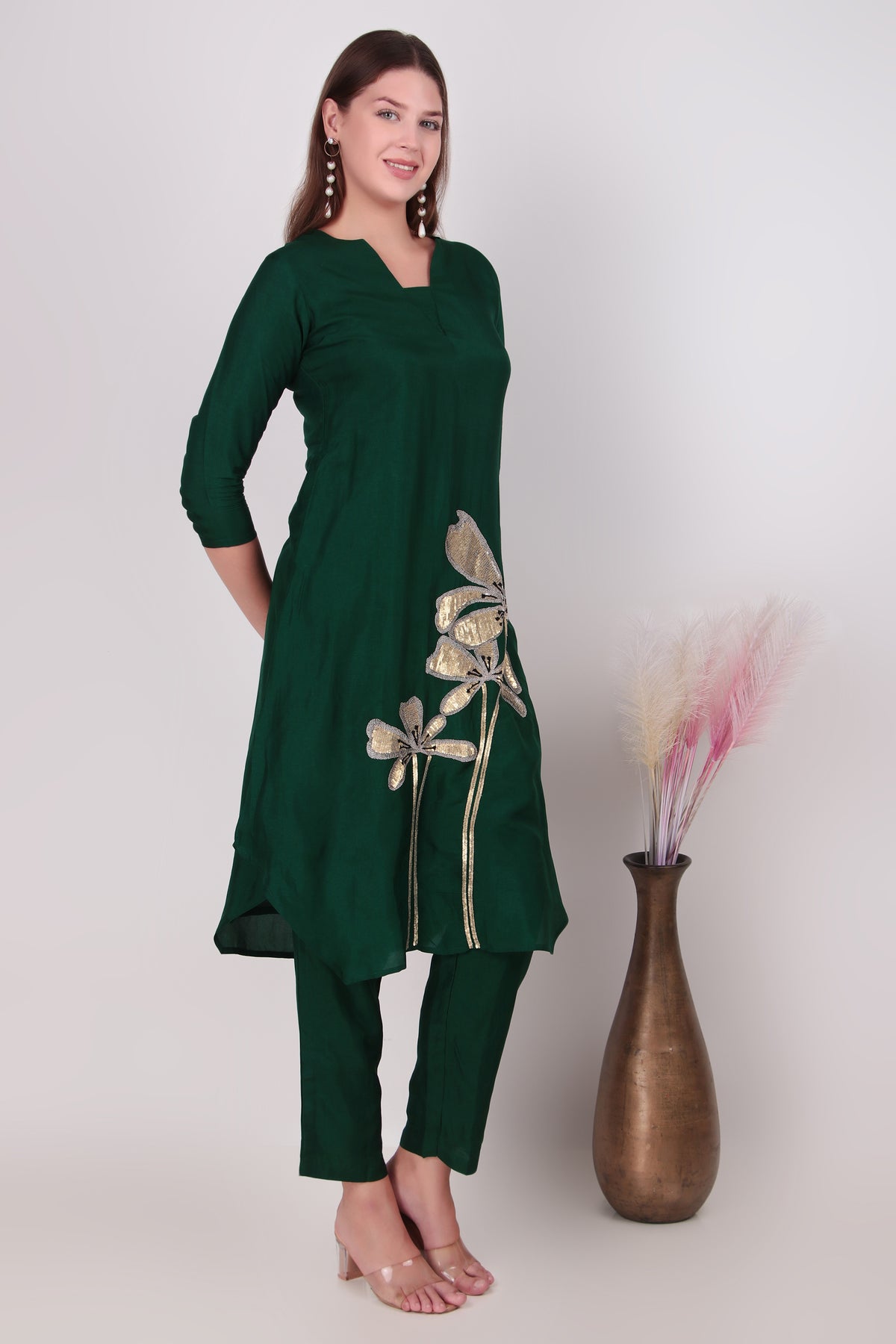 Emerald Green Cotton-Silk Sequined Floral Applique Kurta Set with Pants