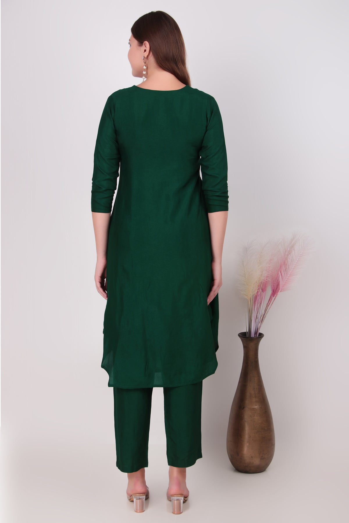Emerald Green Cotton-Silk Sequined Floral Applique Kurta Set with Pants